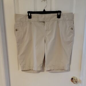 Old Navy Women's Beige Bermudas